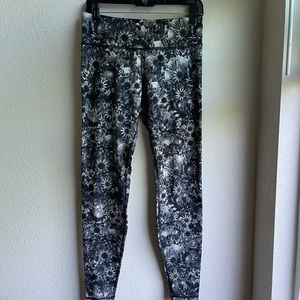 Lululemon Wunder Under Gray Flowabunga Floral 8 Leggings Yoga